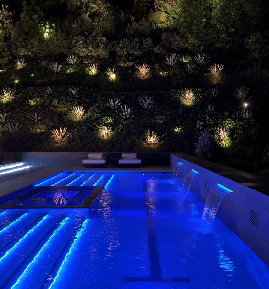 Aqua Pool Blue CR - Award Winning Pool Designers